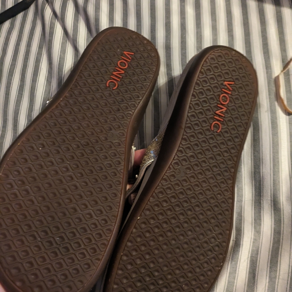 Vionic Size 10 Silver Sandals - image 3